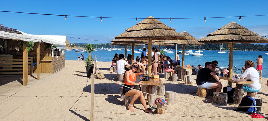 The busy beach bar at El Puntal Somo Santander